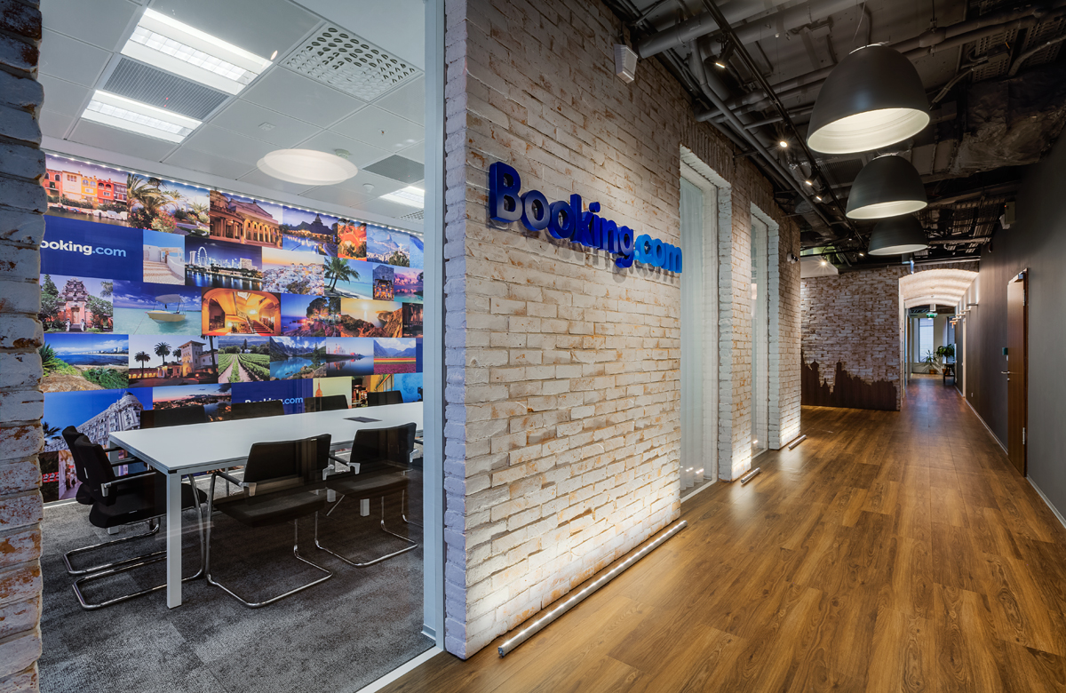 <p>Booking.com</p>