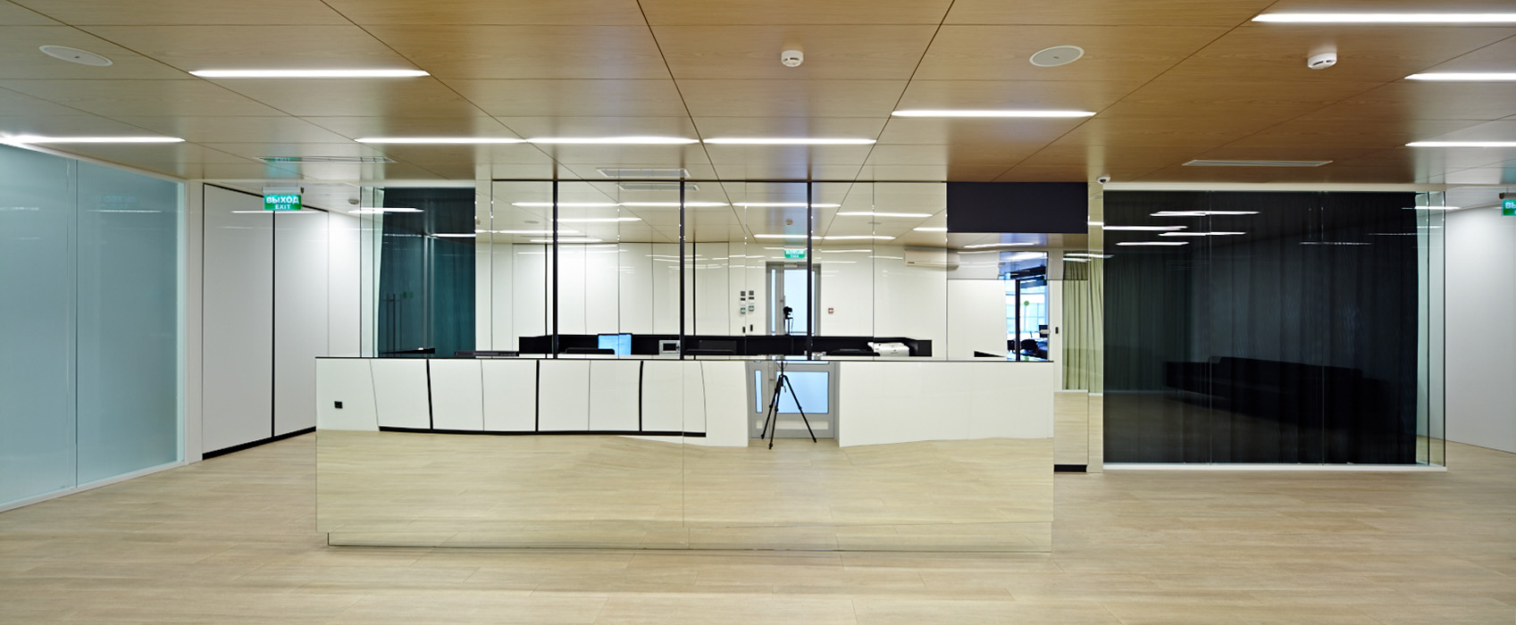 <p>QTECH</p>
